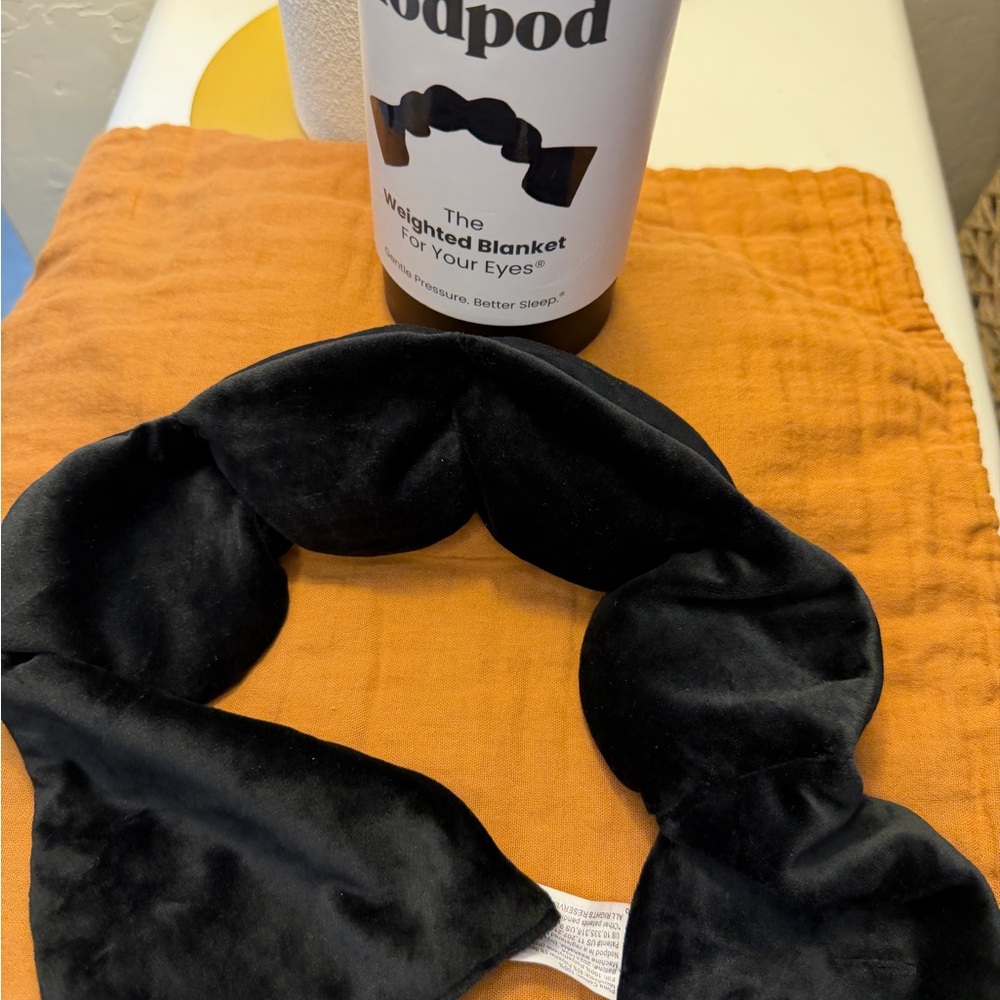 Nodpod Sleep Mask in Black - Picture 3 of 9
